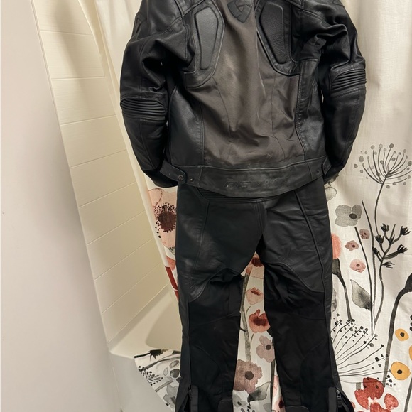 Rev’it ! Riding suit - Picture 2 of 15